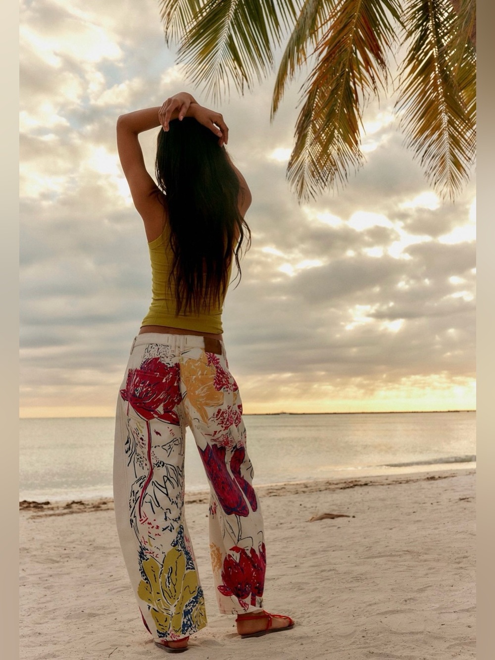 We The Free Good Luck Printed Barrel Jeans~ Tulips 🌷 - Picture 2 of 6